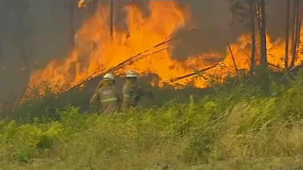 Incendii devastatoare în Portugalia: mii de oameni evacuați, drumuri închise - Imaginea 1