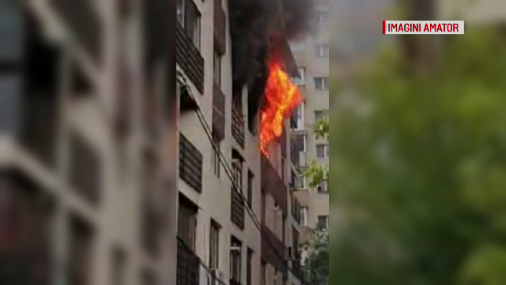 Incendiu puternic într-un bloc nou din Capitală. ”Știţi ce e înăuntru: bombă!
