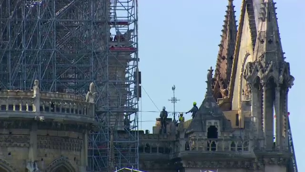 Motivul pentru care francezii se tem că tavanul catedralei Notre-Dame s-ar putea prăbuși - Imaginea 5