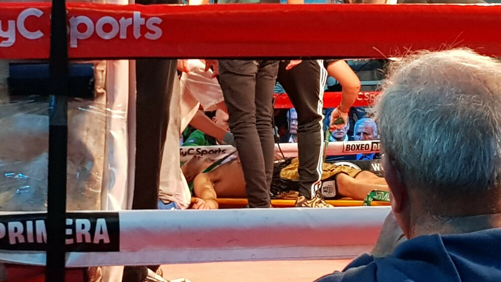 Momentul tulburător în care Hugo Santillan, al doilea boxer mort, s-a prăbușit în ring - Imaginea 1