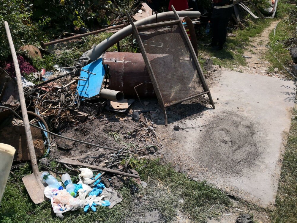 Imagini din casa suspectului din Caracal, unde au fost găsite rămășițe umane - Imaginea 14