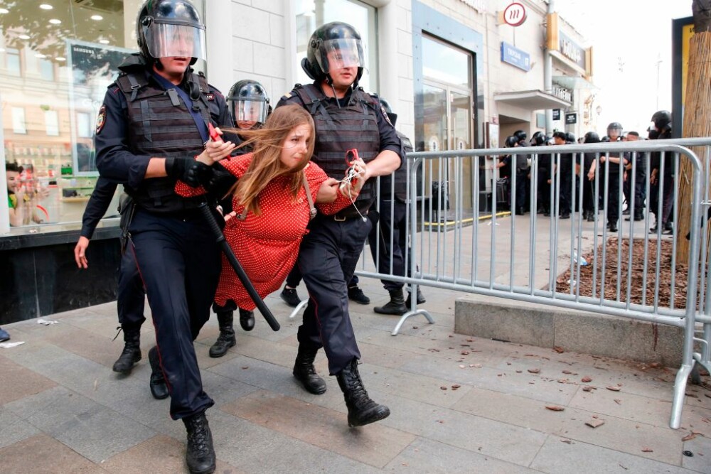 500 de manifestanți care au cerut, la Moscova, alegeri libere au fost arestați - Imaginea 3
