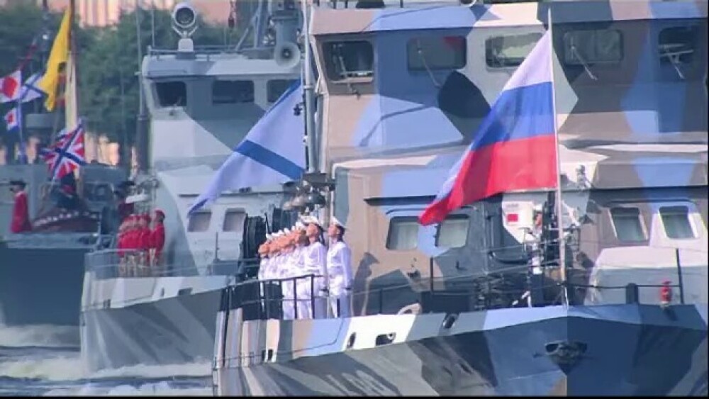 Desfășurare impresionantă a Forțelor Navale la Sankt Petersburg. Explicația lui Putin - Imaginea 3