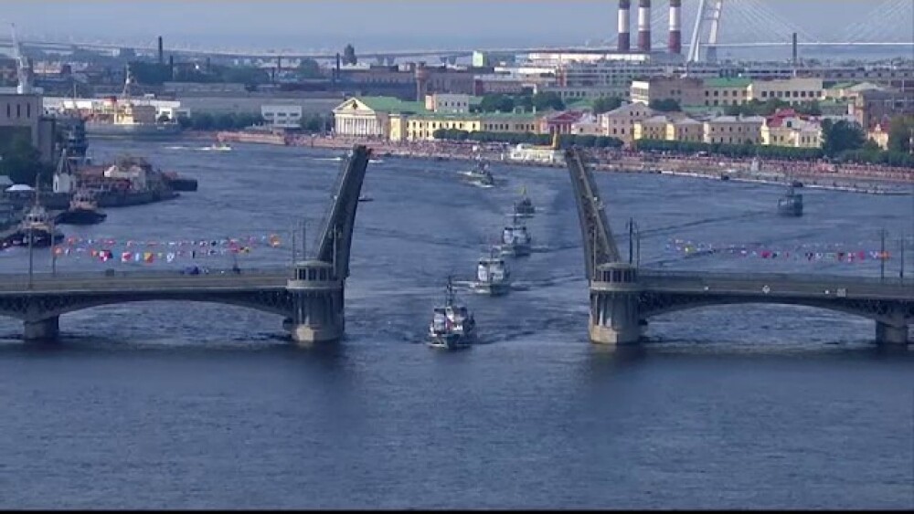 Desfășurare impresionantă a Forțelor Navale la Sankt Petersburg. Explicația lui Putin - Imaginea 1