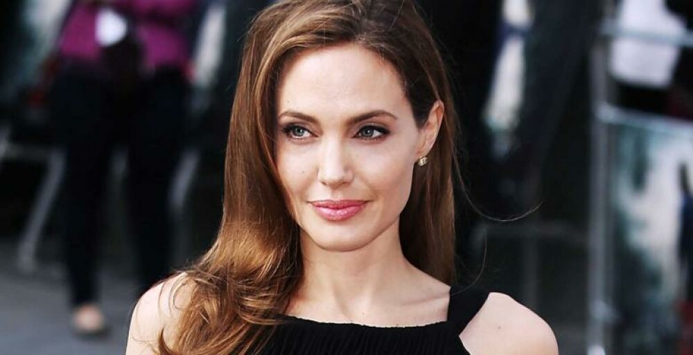 10 lucruri pe care nu le știai despre Angelina Jolie. Actrița își sărbătorește cea de-a 48-a aniversare | Imagini de colecție - Imaginea 5
