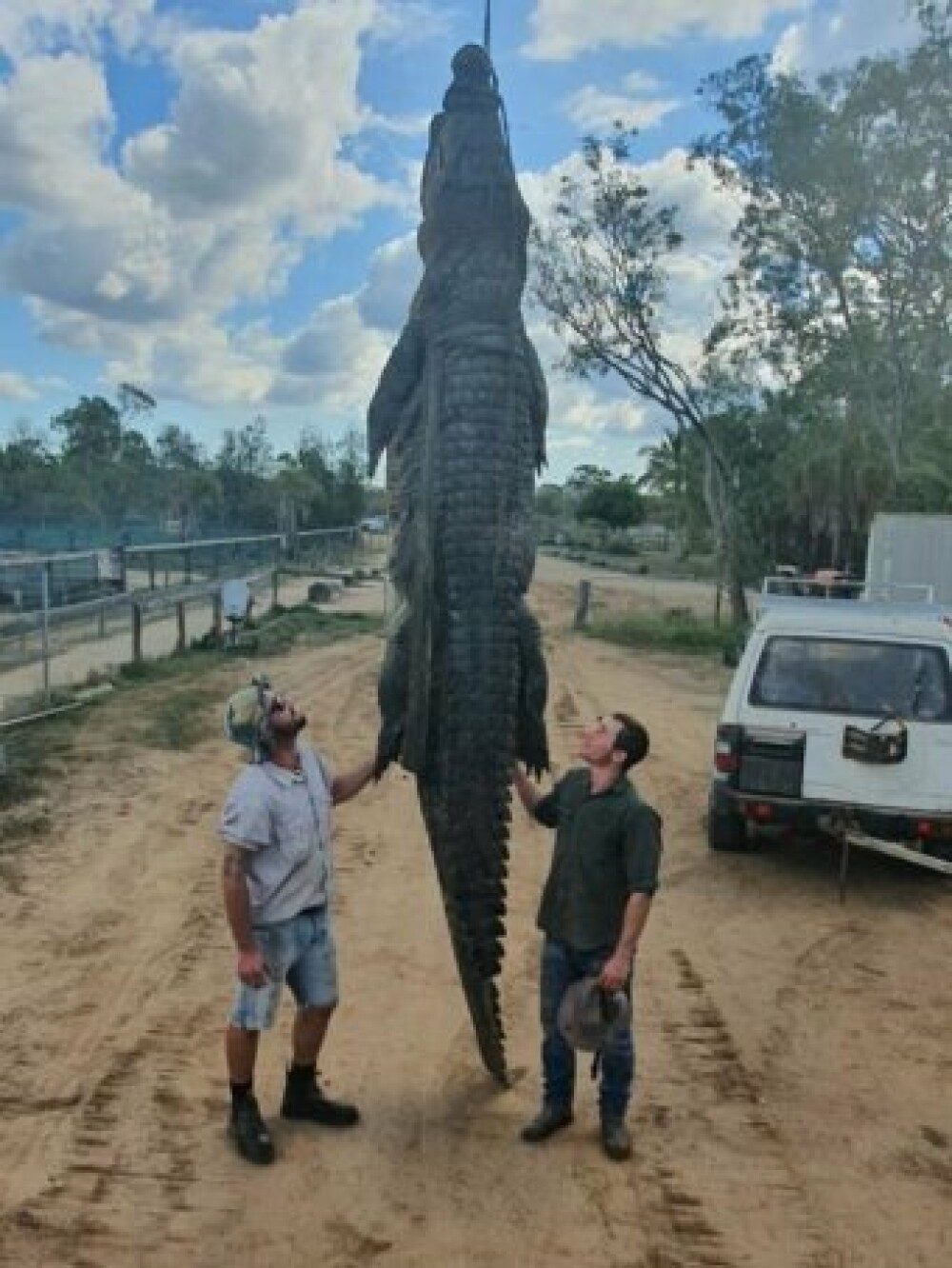 Descoperirea făcută de un fermier în stomacul unui crocodil pe care l-a îngrijit ani de zile - Imaginea 2