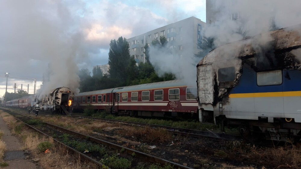 Incendiu puternic. Două vagoane de tren, cuprinse de flăcări - Imaginea 2