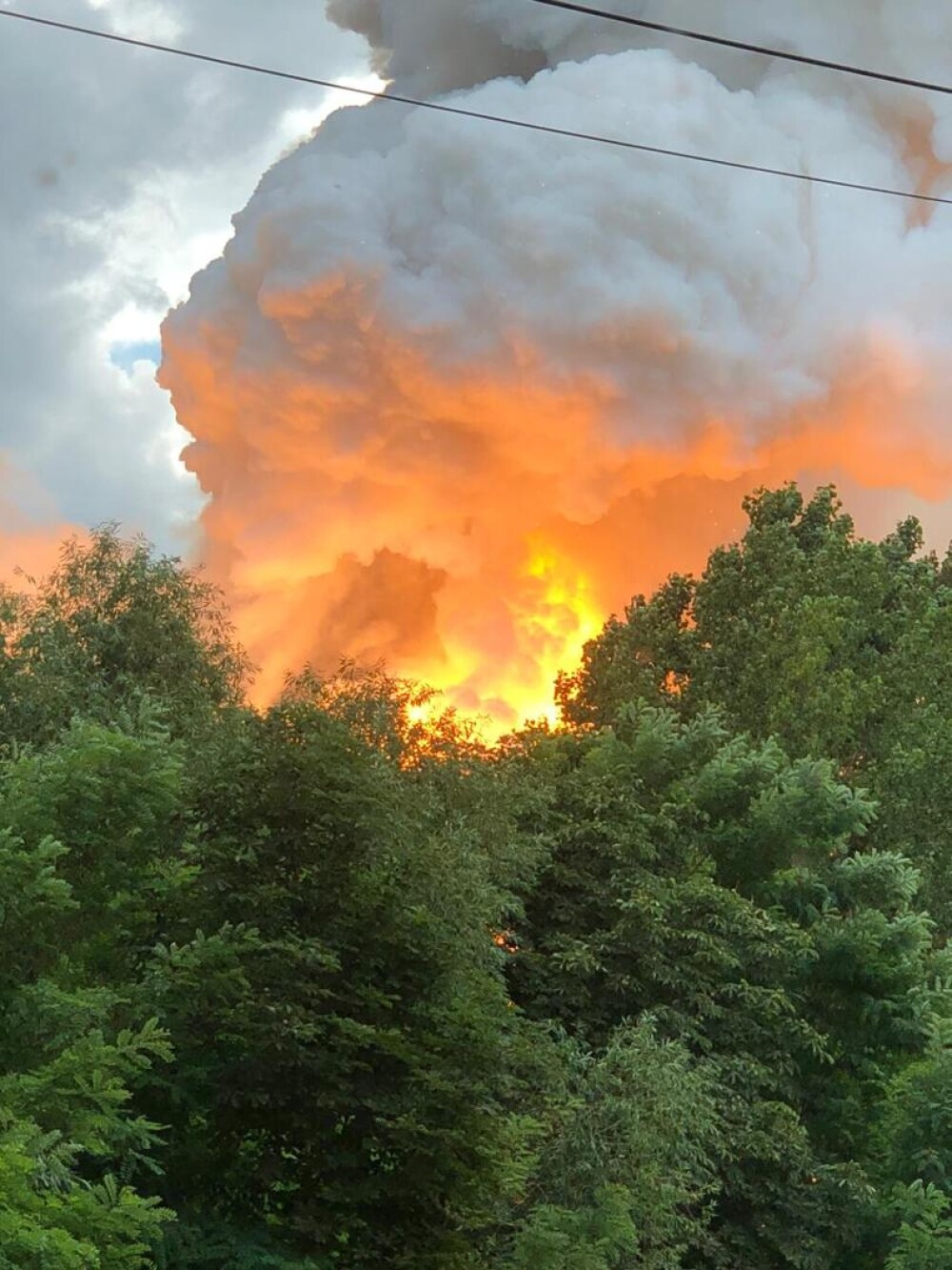 FOTO & VIDEO | Incendiu puternic, sâmbătă, la un depozit de aluminiu al unei fabrici de BCA din Constanţa - Imaginea 6