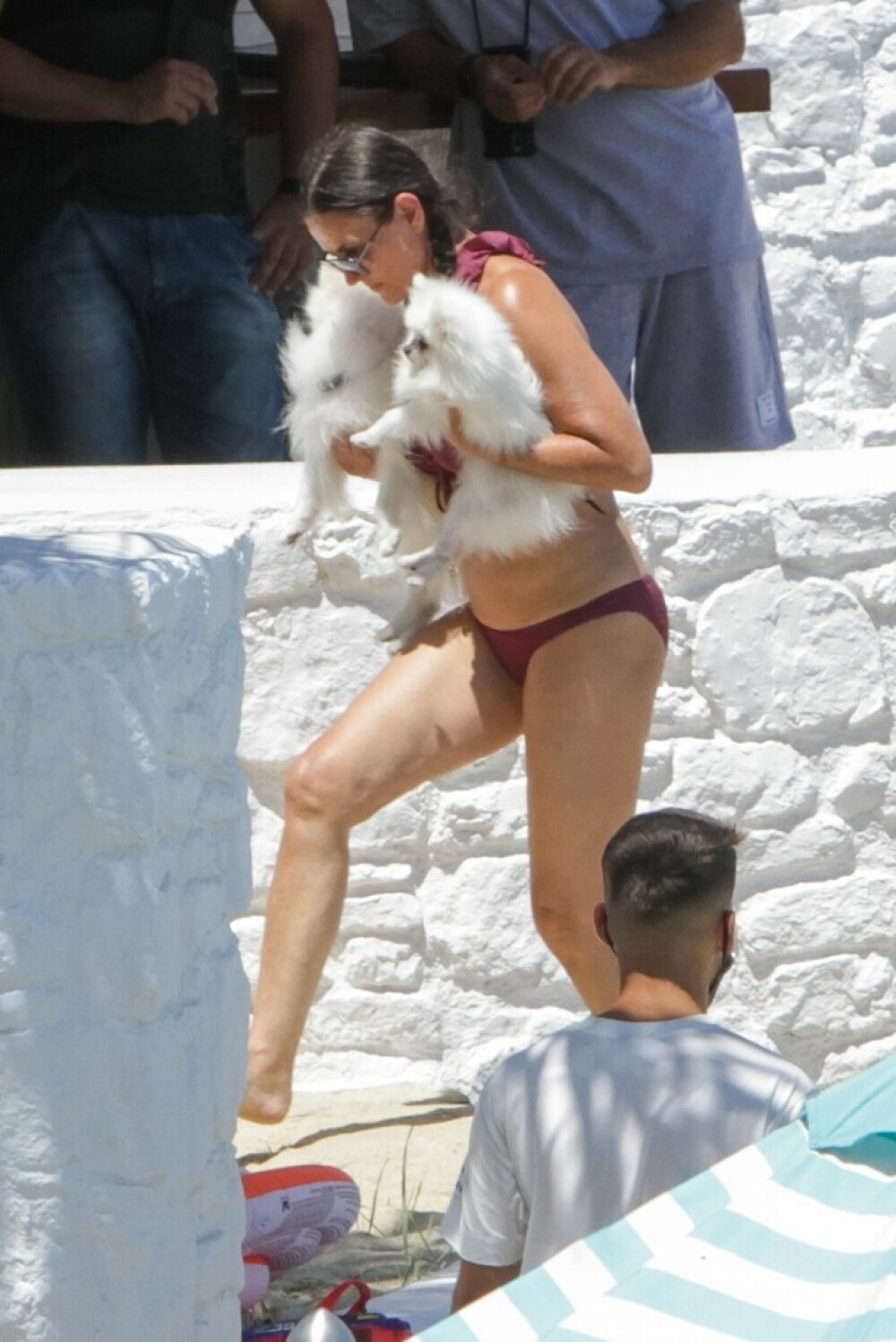 Demi Moore, surprinsă la plajă, în Grecia. Cum arată actrița de 58 de ani. GALERIE FOTO - Imaginea 9