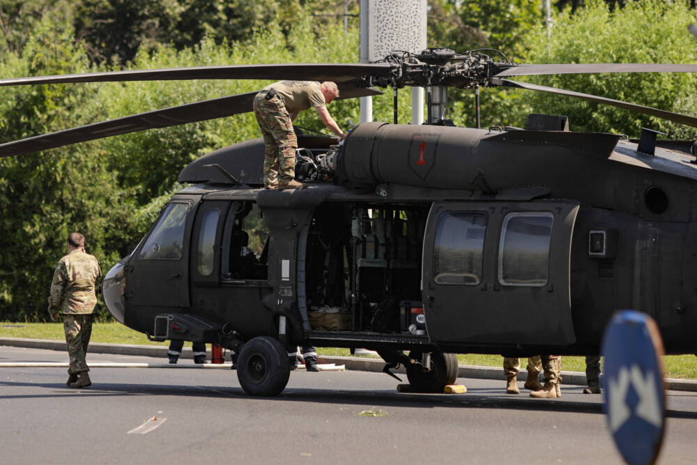 ”Black Hawk Down” în București. Elicopter militar american, aterizat forțat: ”Puteam să asistăm la o tragedie” - Imaginea 8