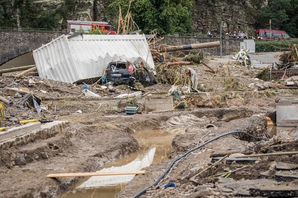 Imagini șocante după o alunecare de teren, în Germania. Mai mulți oameni au murit. FOTO și VIDEO - Imaginea 2