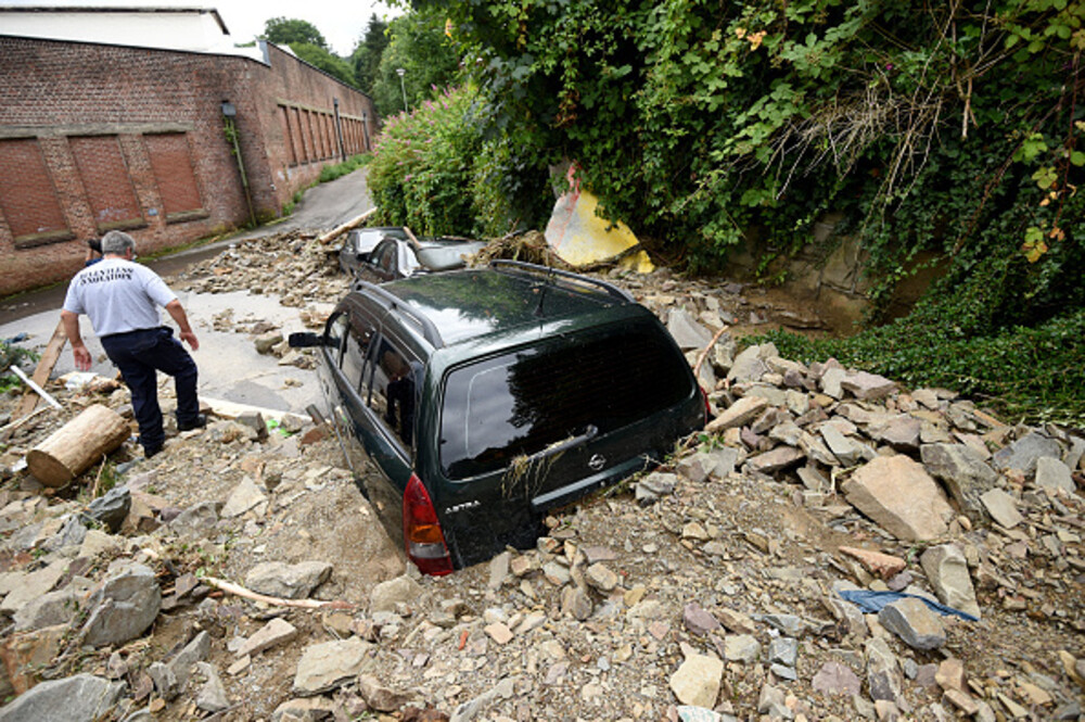 Imagini șocante după o alunecare de teren, în Germania. Mai mulți oameni au murit. FOTO și VIDEO - Imaginea 4