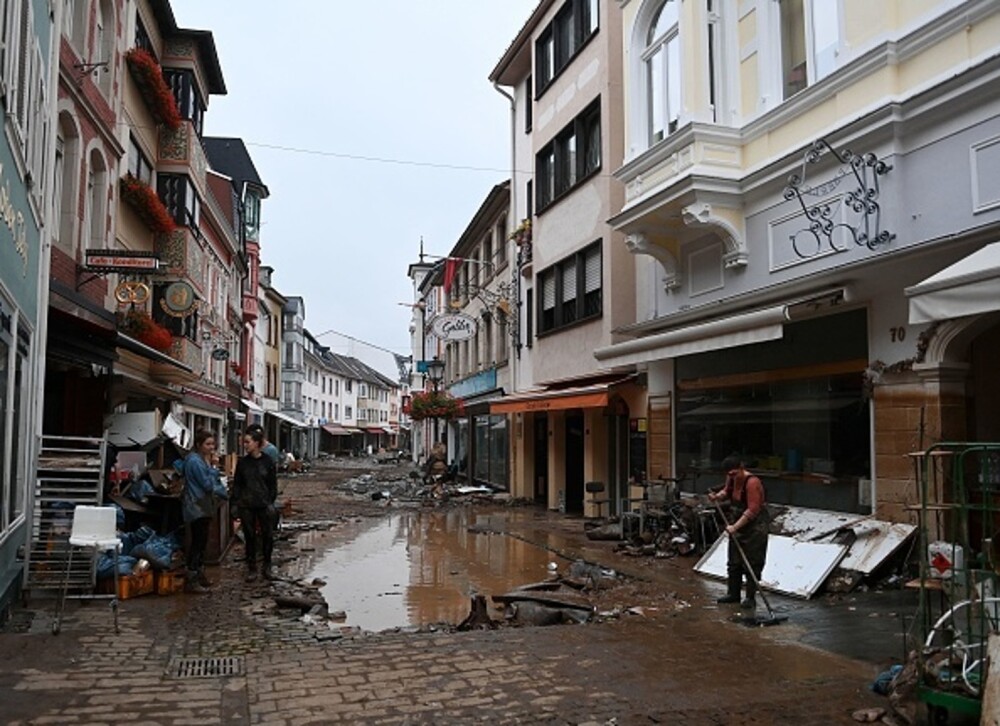 Imagini șocante după o alunecare de teren, în Germania. Mai mulți oameni au murit. FOTO și VIDEO - Imaginea 10