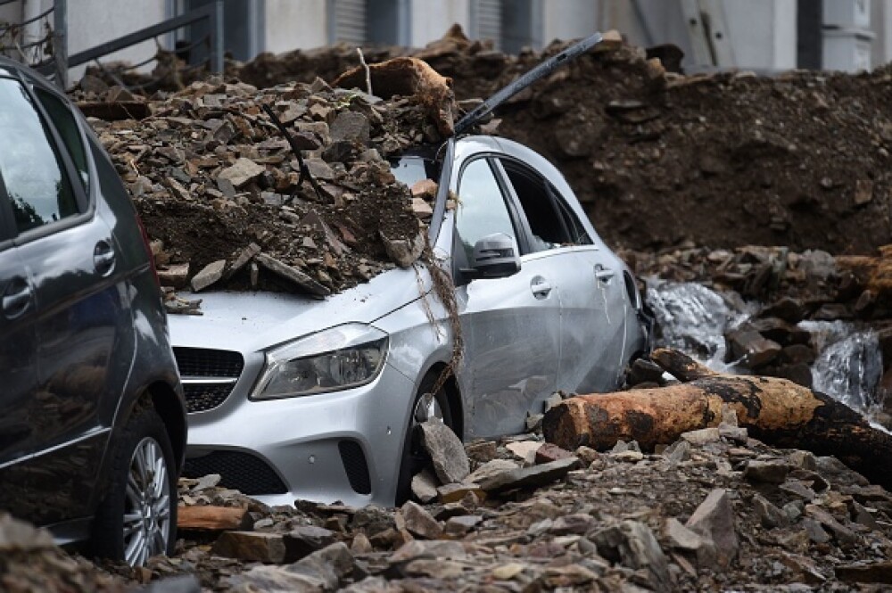 Imagini șocante după o alunecare de teren, în Germania. Mai mulți oameni au murit. FOTO și VIDEO - Imaginea 11