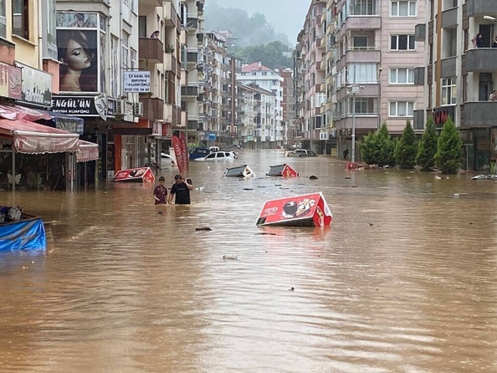 Apele s-au dezlănțuit din nou în nord-estul Turciei. A fost declarată stare de dezastru în mai multe provincii - Imaginea 2