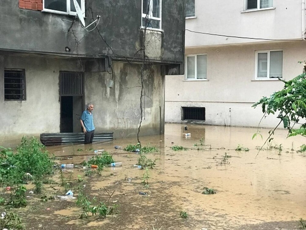 Apele s-au dezlănțuit din nou în nord-estul Turciei. A fost declarată stare de dezastru în mai multe provincii - Imaginea 3