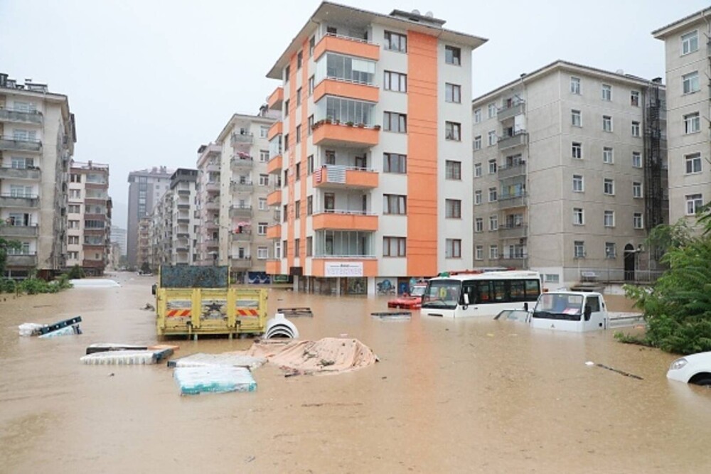 Apele s-au dezlănțuit din nou în nord-estul Turciei. A fost declarată stare de dezastru în mai multe provincii - Imaginea 4