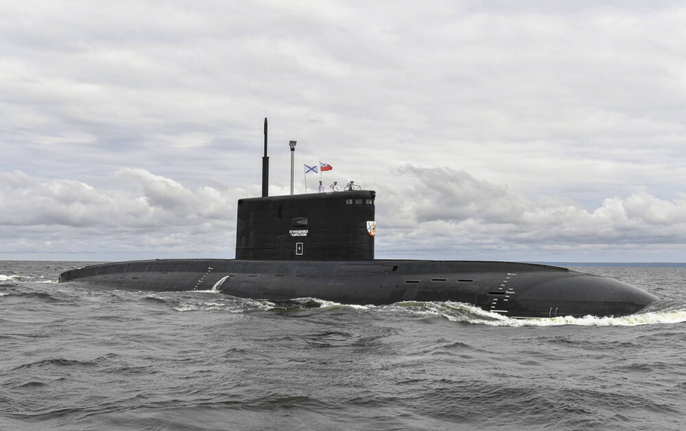 Rusia a făcut paradă cu peste 50 de nave, inclusiv un submarin nuclear de ultimă generație - Imaginea 5