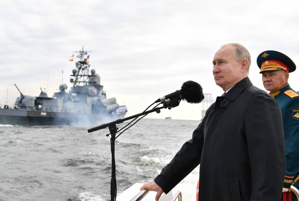 Rusia a făcut paradă cu peste 50 de nave, inclusiv un submarin nuclear de ultimă generație - Imaginea 6