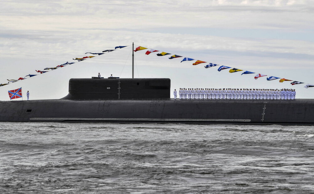 Rusia a făcut paradă cu peste 50 de nave, inclusiv un submarin nuclear de ultimă generație - Imaginea 7