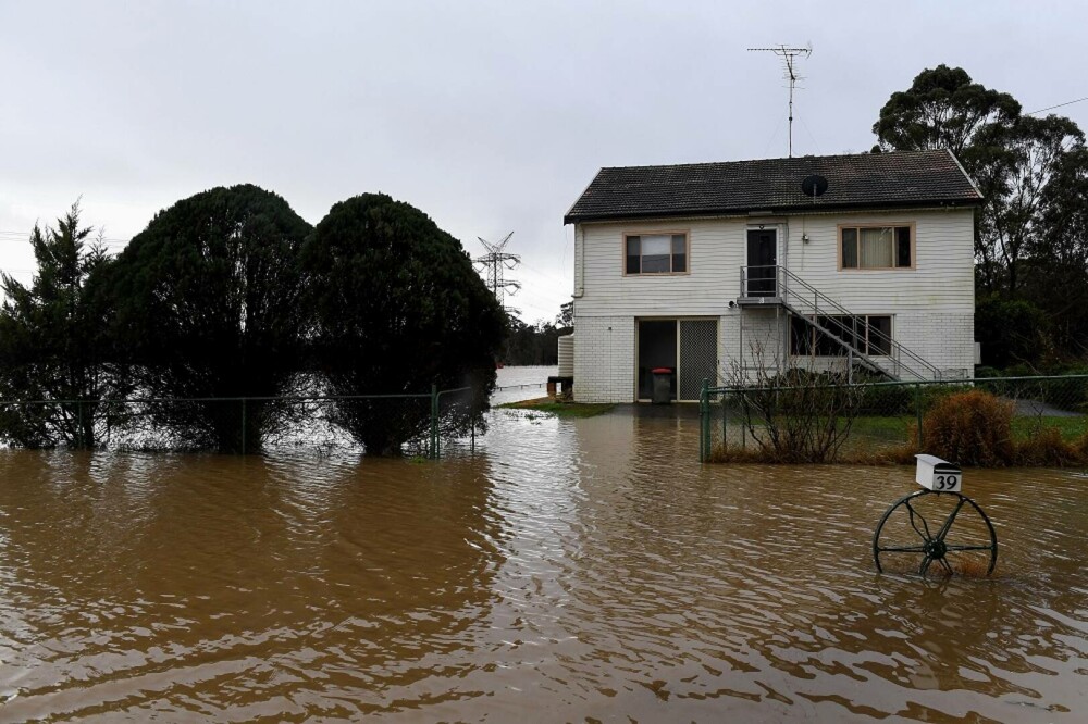 Inundații masive în Australia. Mii de locuitori ai orașului Sydney au fost îndemnați să-și evacueze locuințele | FOTO - Imaginea 1