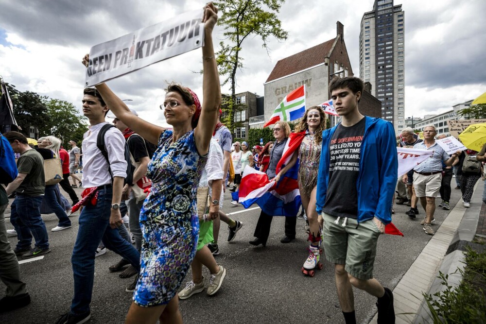 Proteste masive ale fermierilor din Țările de Jos. Noile legi de mediu i-ar putea falimenta - Imaginea 2