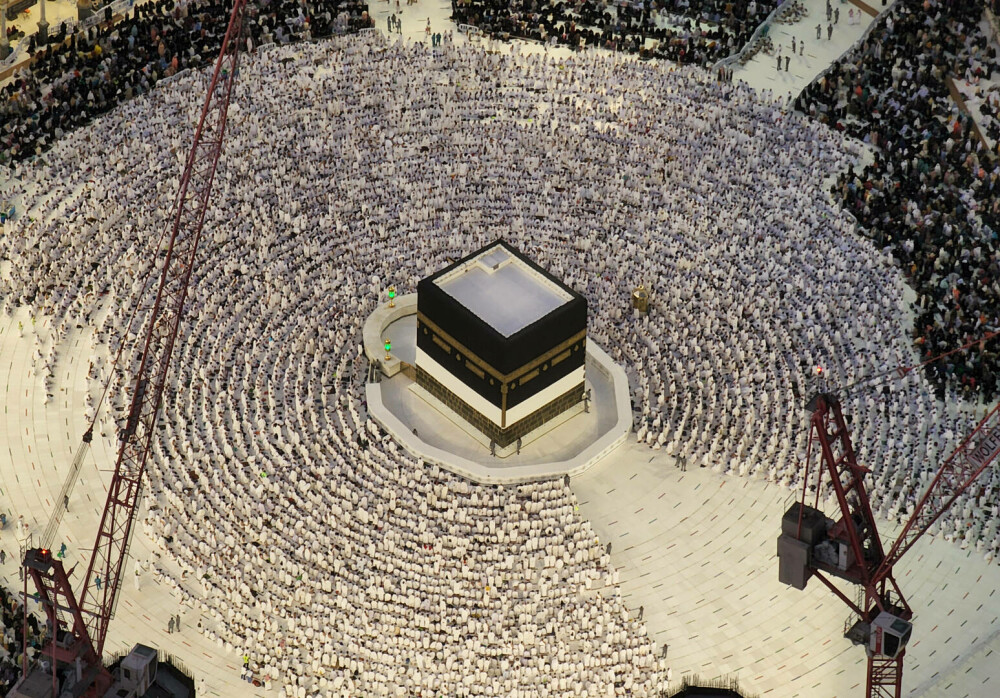 Un milion de musulmani au început pelerinajul la Mecca. Pelerinilor le este interzis să atingă Piatra Neagră | GALERIE FOTO - Imaginea 7