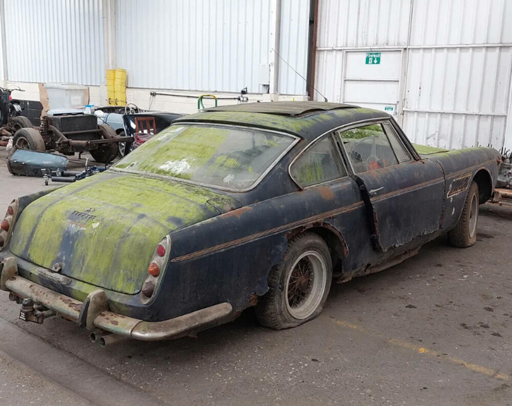 GALERIE FOTO Suma incredibilă pentru care a fost vândut la licitație un Ferrari ruginit, din 1962 - Imaginea 5