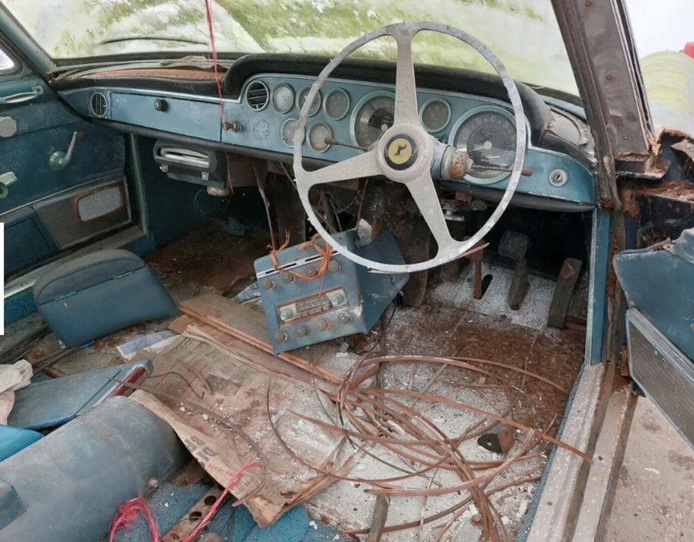 GALERIE FOTO Suma incredibilă pentru care a fost vândut la licitație un Ferrari ruginit, din 1962 - Imaginea 2