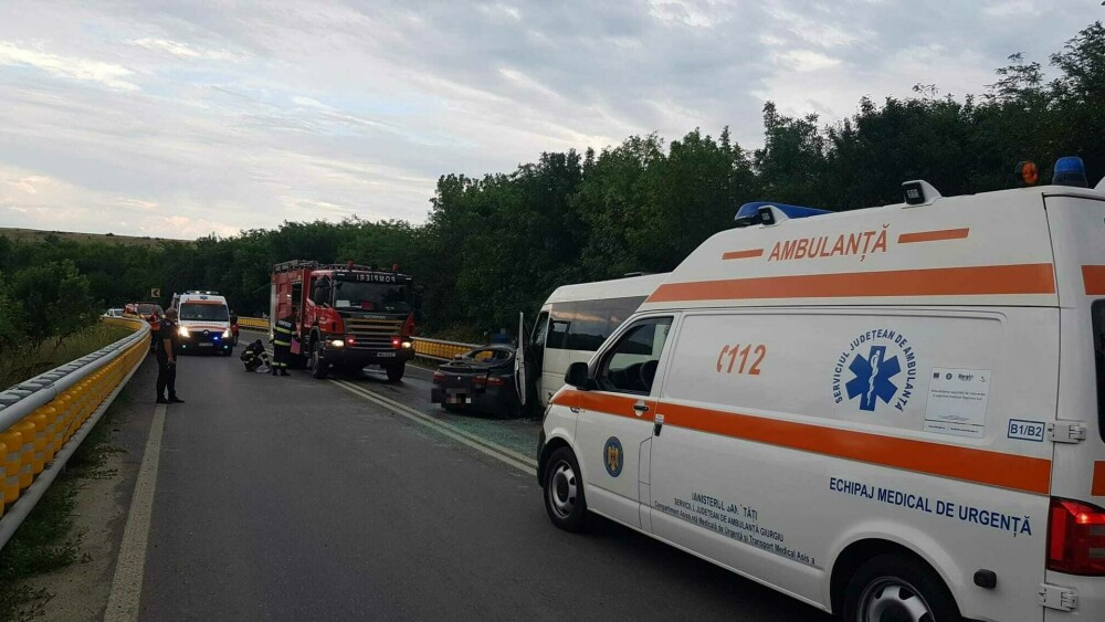 Accident grav în Giurgiu. Un microbuz cu 16 pasageri s-a ciocnit cu o mașină. A fost activat Planul Roșu de Intervenție - Imaginea 5