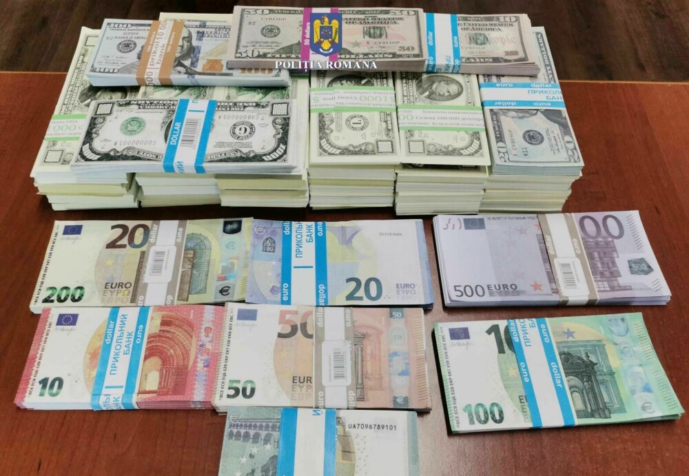 2.800.000 de dolari și 70.000 de euro falși au fost confiscați de polițiști. Cum operau suspecții - Imaginea 2