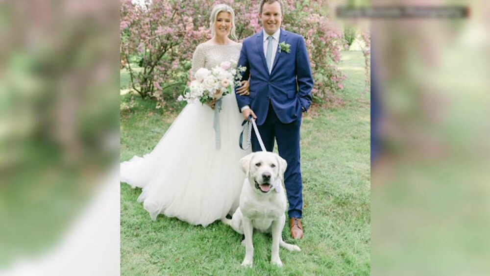 Moment inedit la nunta unui cuplu din SUA. Câinele mirilor a fost cavaler de onoare | GALERIE FOTO - Imaginea 4