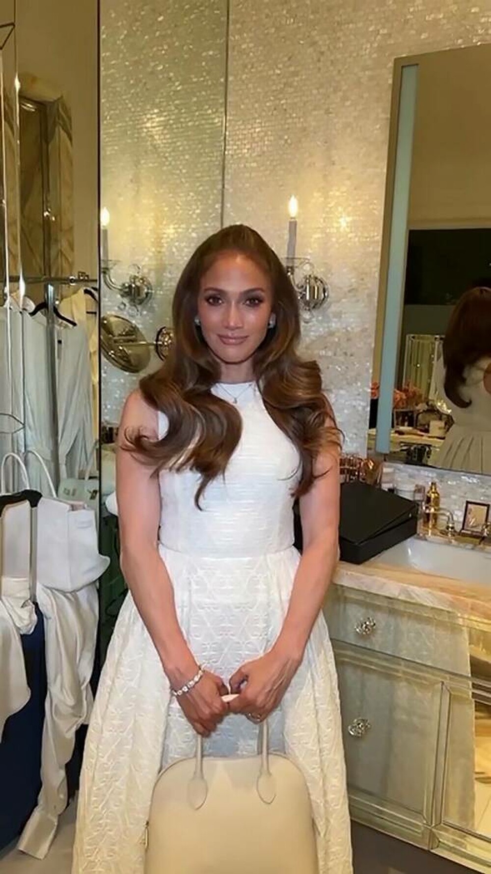 Ce rochii de mireasă a purtat Jennifer Lopez la nunta cu Ben Affleck - FOTO - Imaginea 6