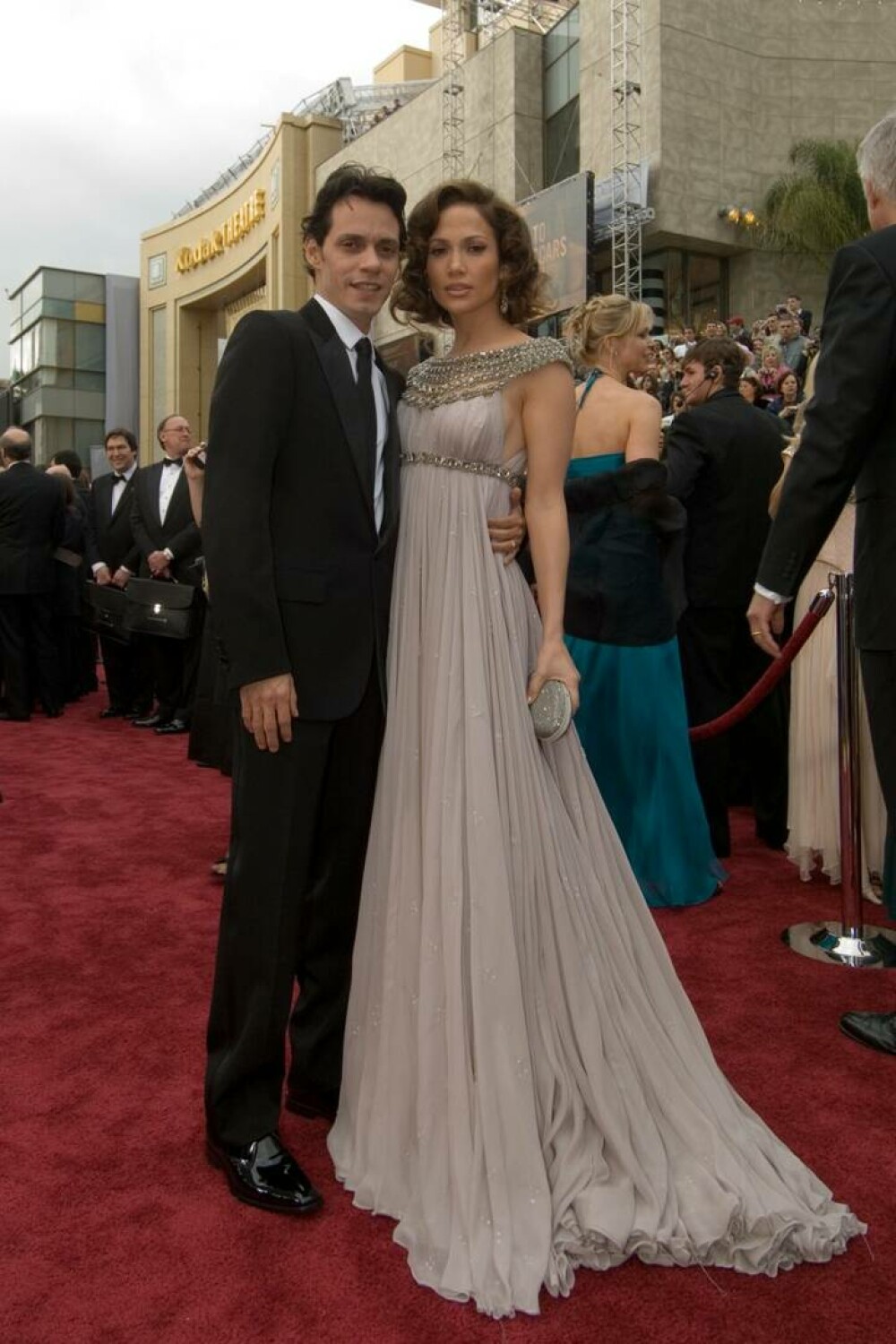 Ce rochii de mireasă a purtat Jennifer Lopez la nunta cu Ben Affleck - FOTO - Imaginea 7