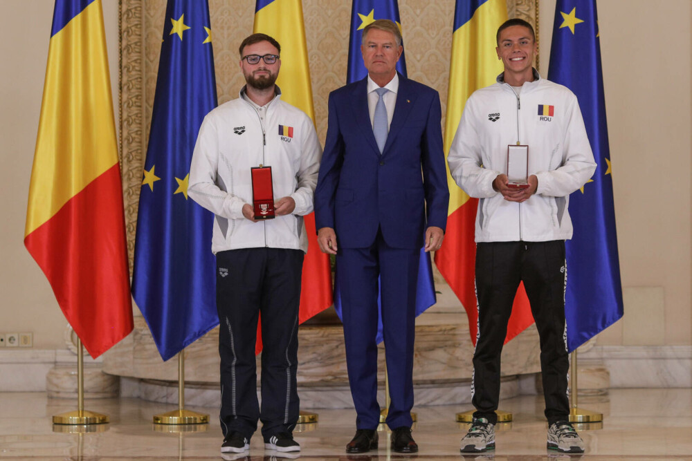 David Popovici şi Adrian Rădulescu au fost decoraţi de Iohannis. ”Sportivii noştri au nevoie de mai multă implicare” - Imaginea 3