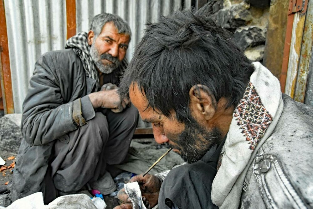 Cum arată viața afganilor la aproape un an de la instaurarea talibanilor. Sărăcia a dus la un consum uriaș de droguri - Imaginea 10