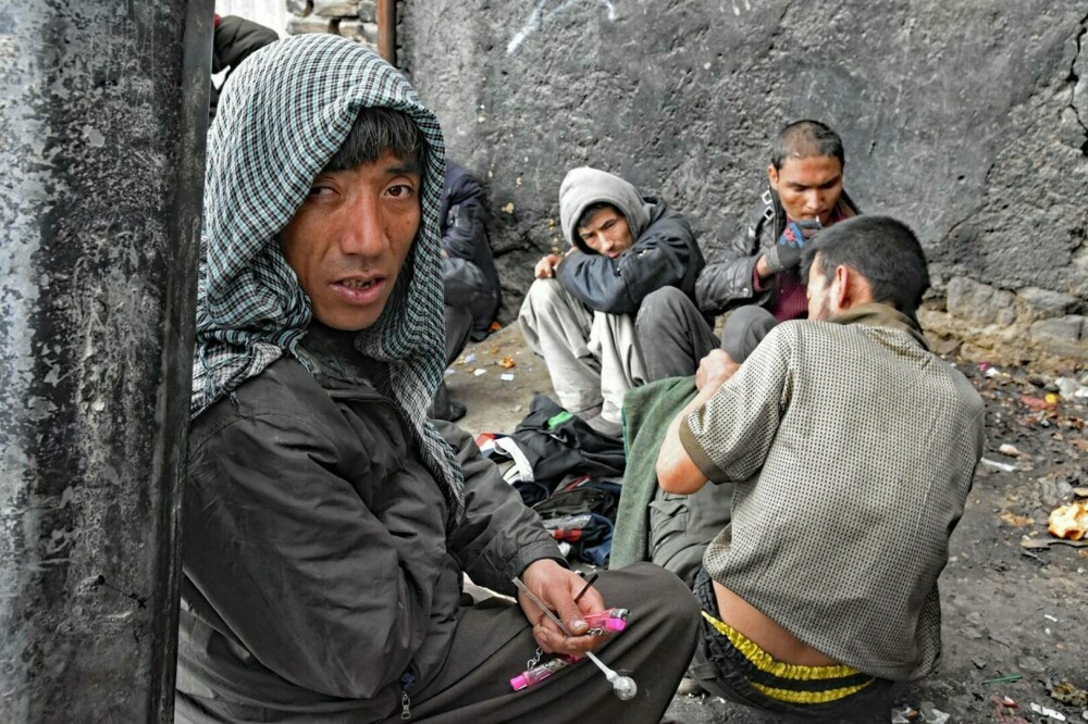 Cum arată viața afganilor la aproape un an de la instaurarea talibanilor. Sărăcia a dus la un consum uriaș de droguri - Imaginea 6