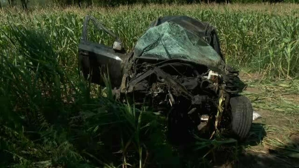Familie distrusă în Focșani. O fată de 15 ani a fugit noaptea cu iubitul și au făcut accident cu mașina, iar ea a murit - Imaginea 4