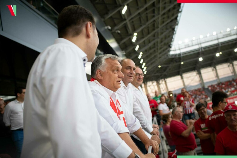 Premierul ungar Viktor Orban, baie de mulțime la Sfântu Gheorghe. A fost ovaționat la meciul lui Sepsi din Conference League - Imaginea 5