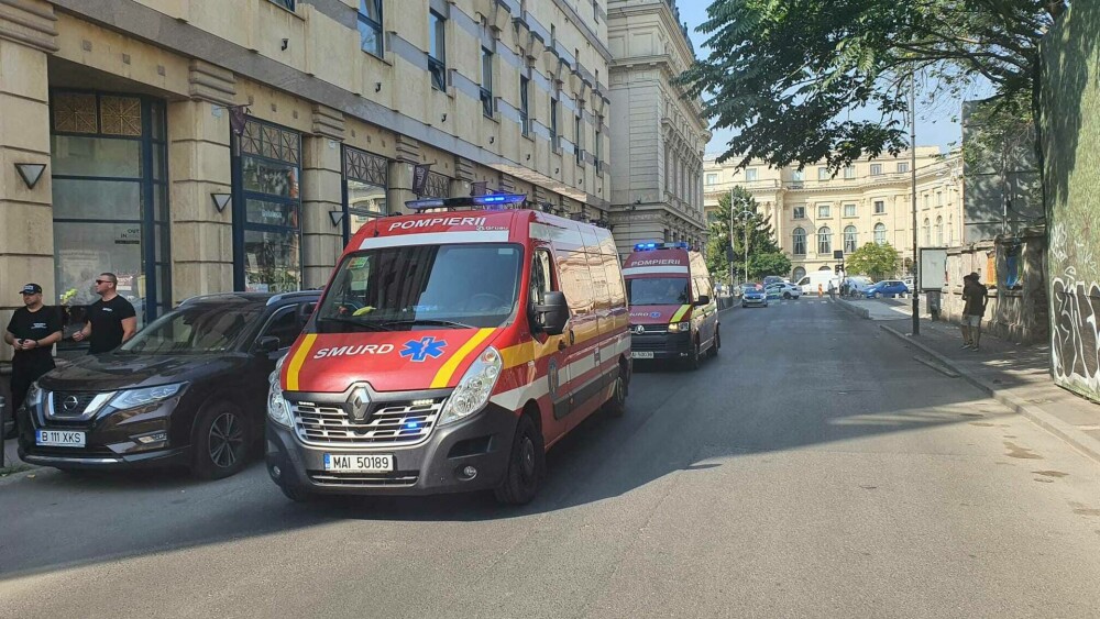 Un muncitor a fost surprins de un incendiu într-un canal din București. Bărbatul a murit. GALERIE FOTO - Imaginea 4