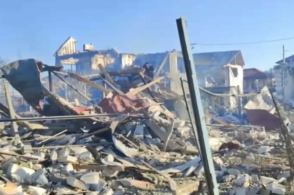 Bombardamente ruseşti ”masive” în sudul Ucrainei. Zelenski: „Teroriştii ruşi doar voiau să tragă”. VIDEO și GALERIE FOTO - Imaginea 5