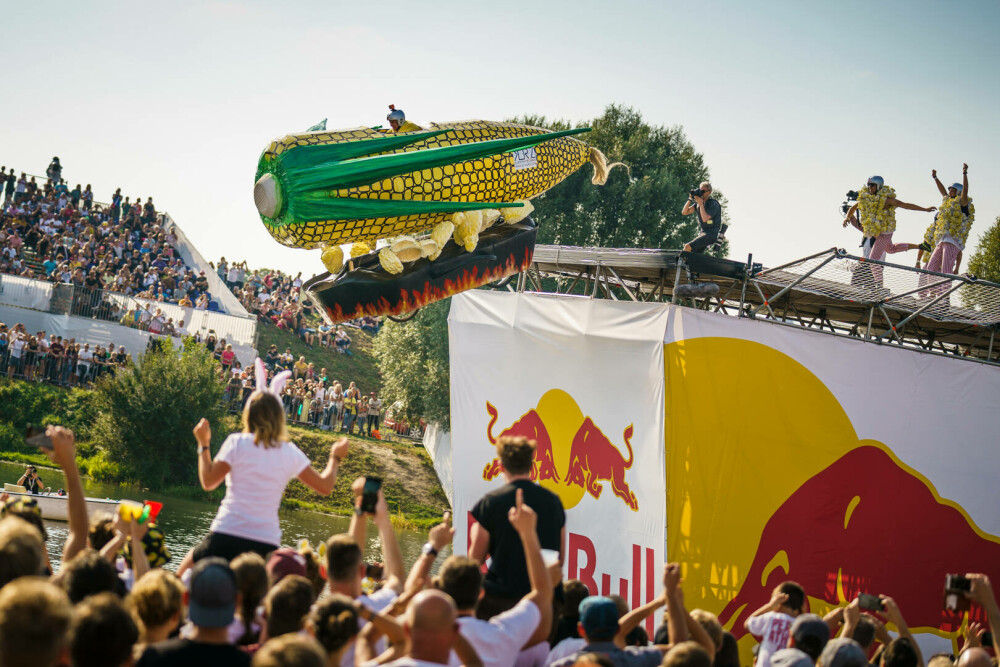 Cinci motive să participi la Red Bull Flugtag - Imaginea 6