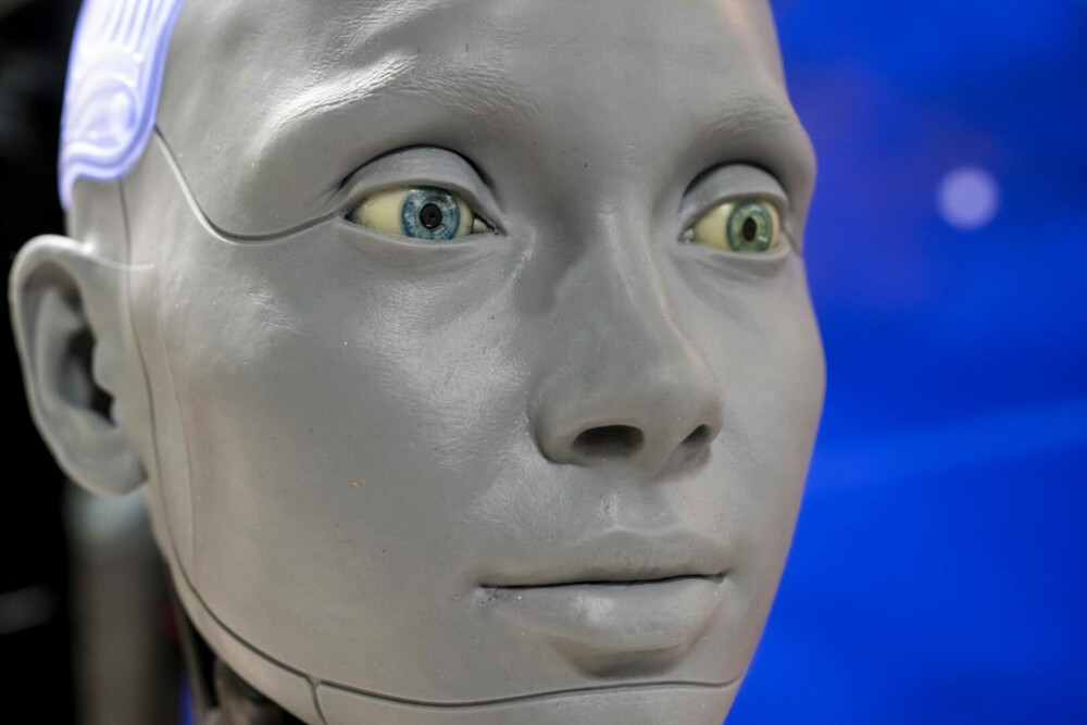 Roboţi umanoizi au afirmat într-o conferinţă ONU că pot să conducă lumea mai eficient decât oamenii - Imaginea 3