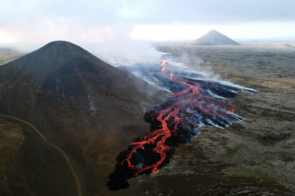 VIDEO. Un vulcan a erupt în Islanda, după mai multe cutremure - Imaginea 2