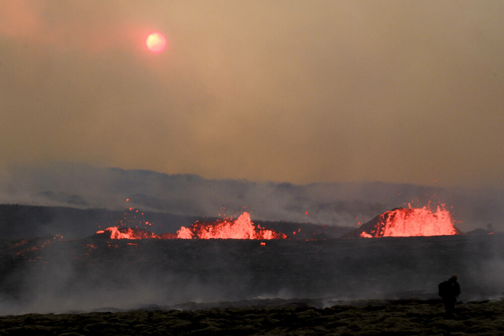 VIDEO. Un vulcan a erupt în Islanda, după mai multe cutremure - Imaginea 6