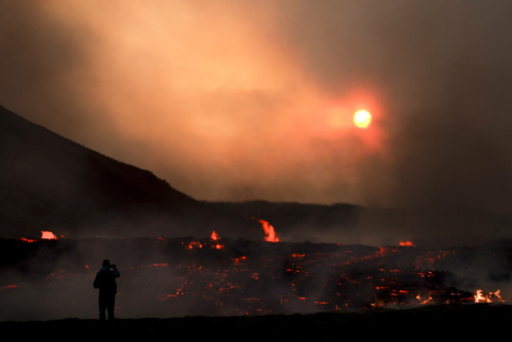 VIDEO. Un vulcan a erupt în Islanda, după mai multe cutremure - Imaginea 7