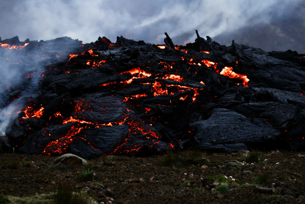 VIDEO. Un vulcan a erupt în Islanda, după mai multe cutremure - Imaginea 11