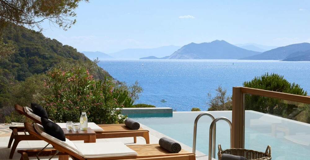 Cele mai spectaculoase hoteluri cu piscină privată din Grecia. Tot ce trebuie să știi despre ele - Imaginea 3