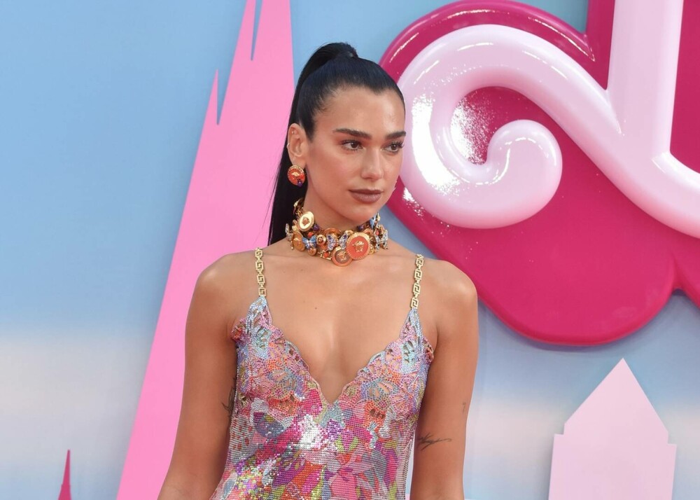 Dua Lipa a apărut „în franjuri” la o cină privată din New York. Și-a afișat silueta de invidiat - Imaginea 98