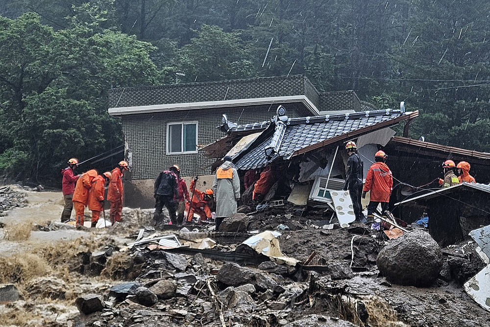 Bilanțul victimelor alunecărilor de teren din Coreea de Sud este în creștere | FOTO - Imaginea 3